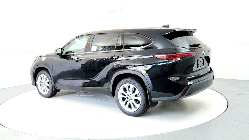 New 2026 Toyota Highlander Limited AWD/4WD image 4