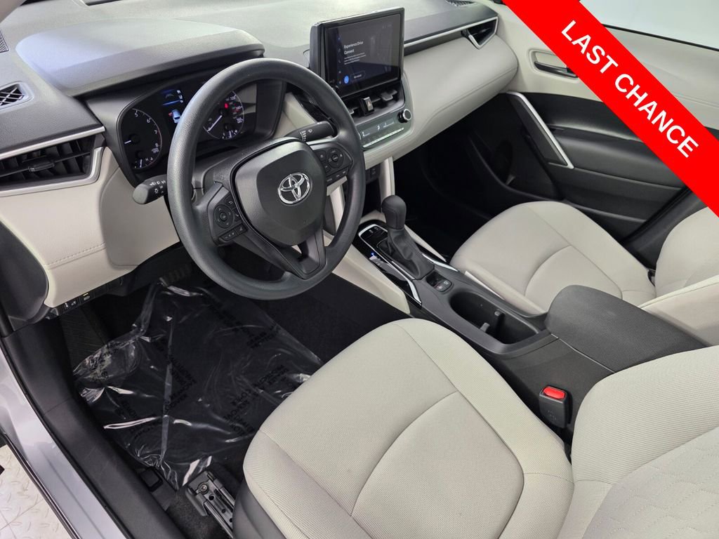 Used 2025 Toyota Corolla Cross L FWD image 10