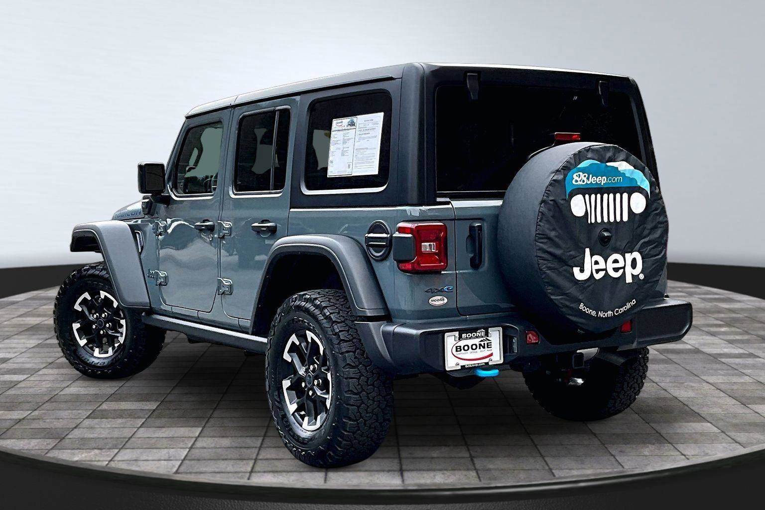 Used 2025 Jeep Wrangler Unlimited Rubicon 4xe image 2