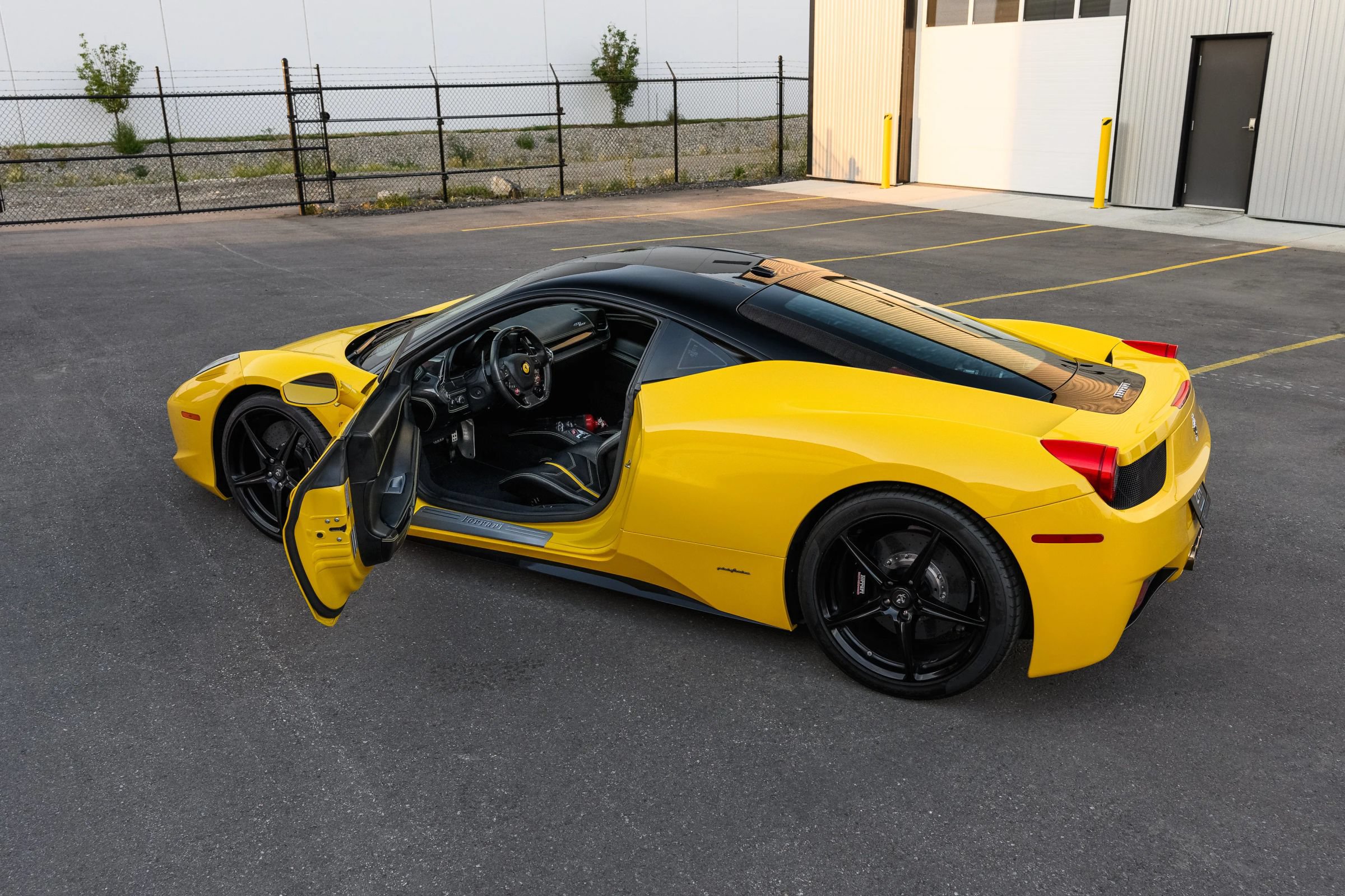Used 2010 Ferrari 458 Italia Coupe RWD image 21
