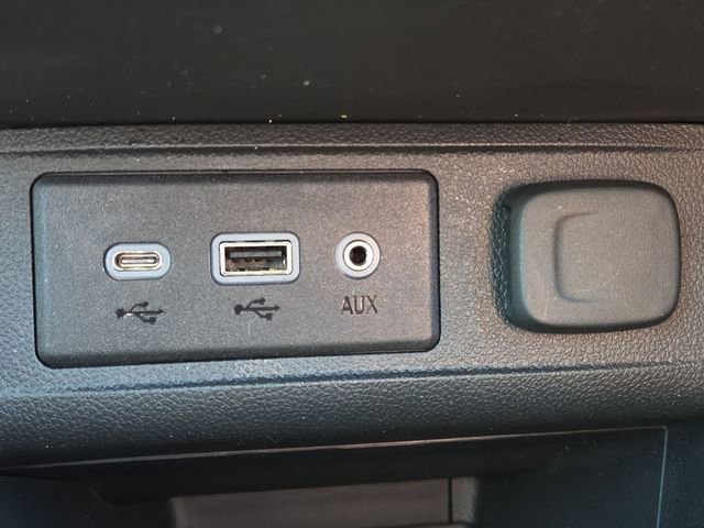 Used 2023 Buick Encore GX Select w/ Sport Touring Package image 37