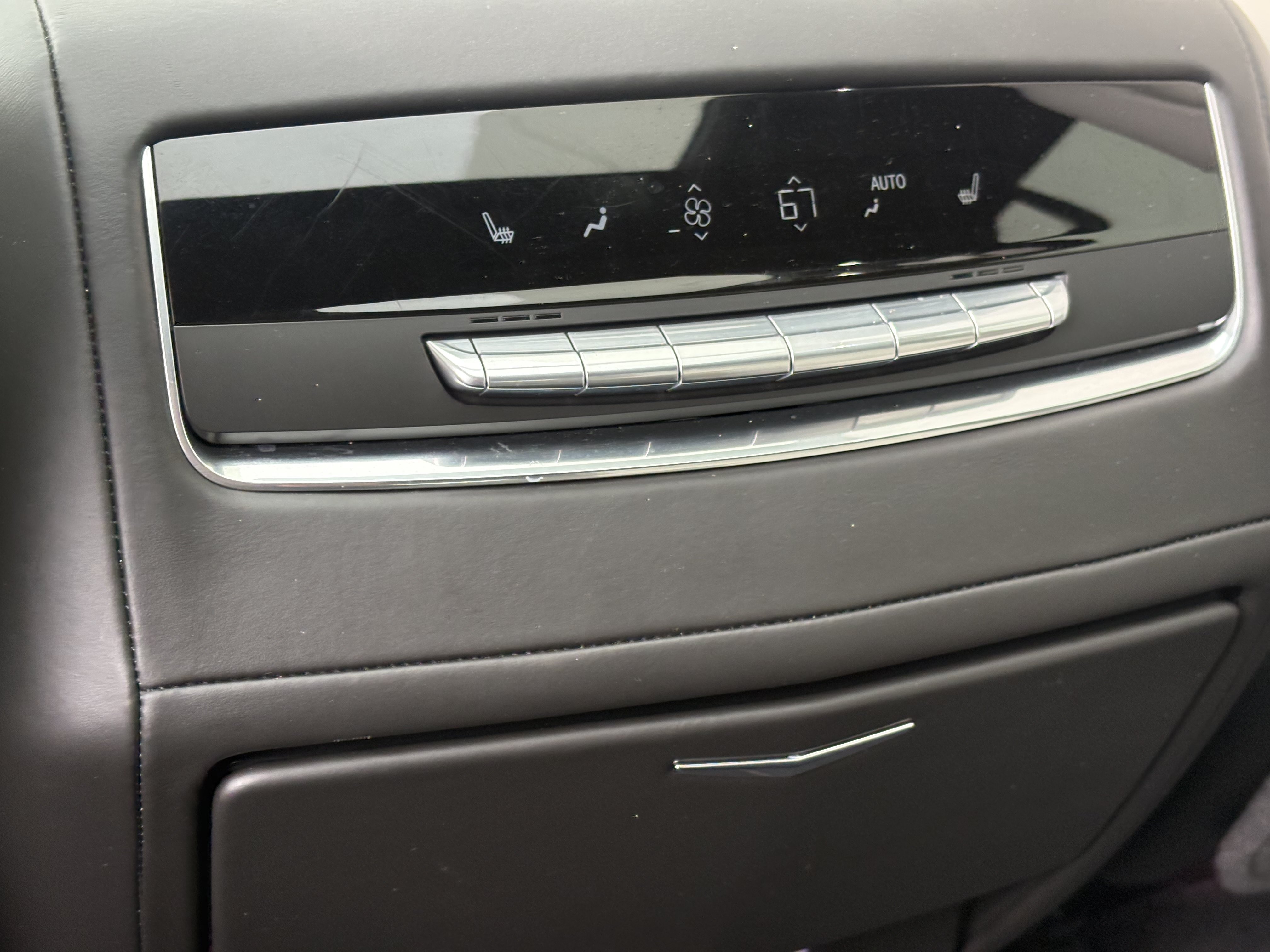 Certified 2025 Cadillac Escalade V AWD/4WD image 16