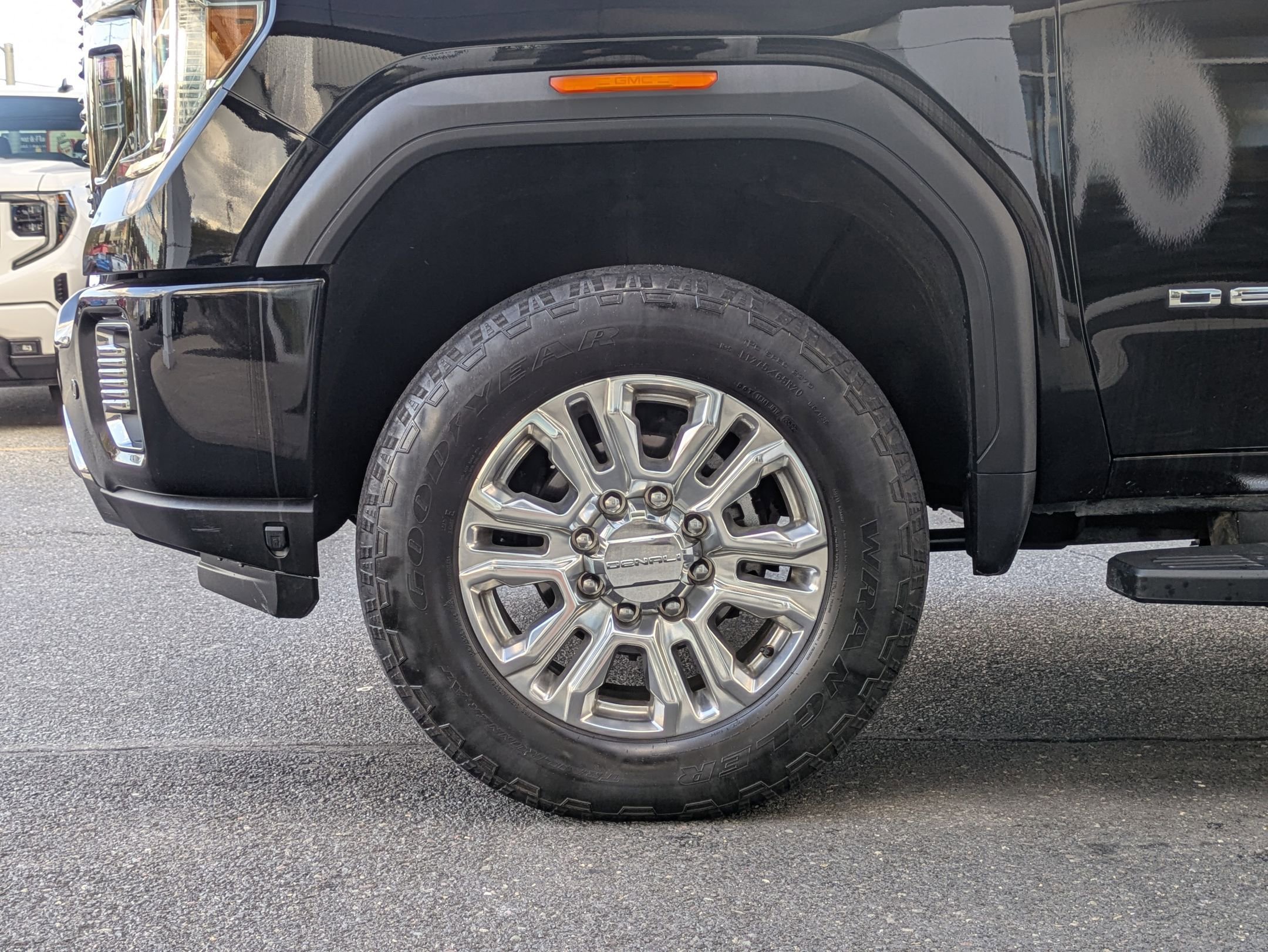 Used 2023 GMC Sierra 2500 Denali image 8