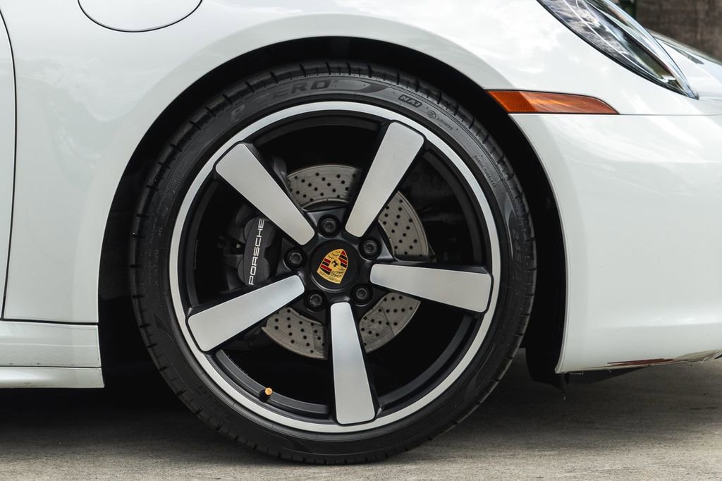 Used 2020 Porsche 911 Carrera RWD image 13