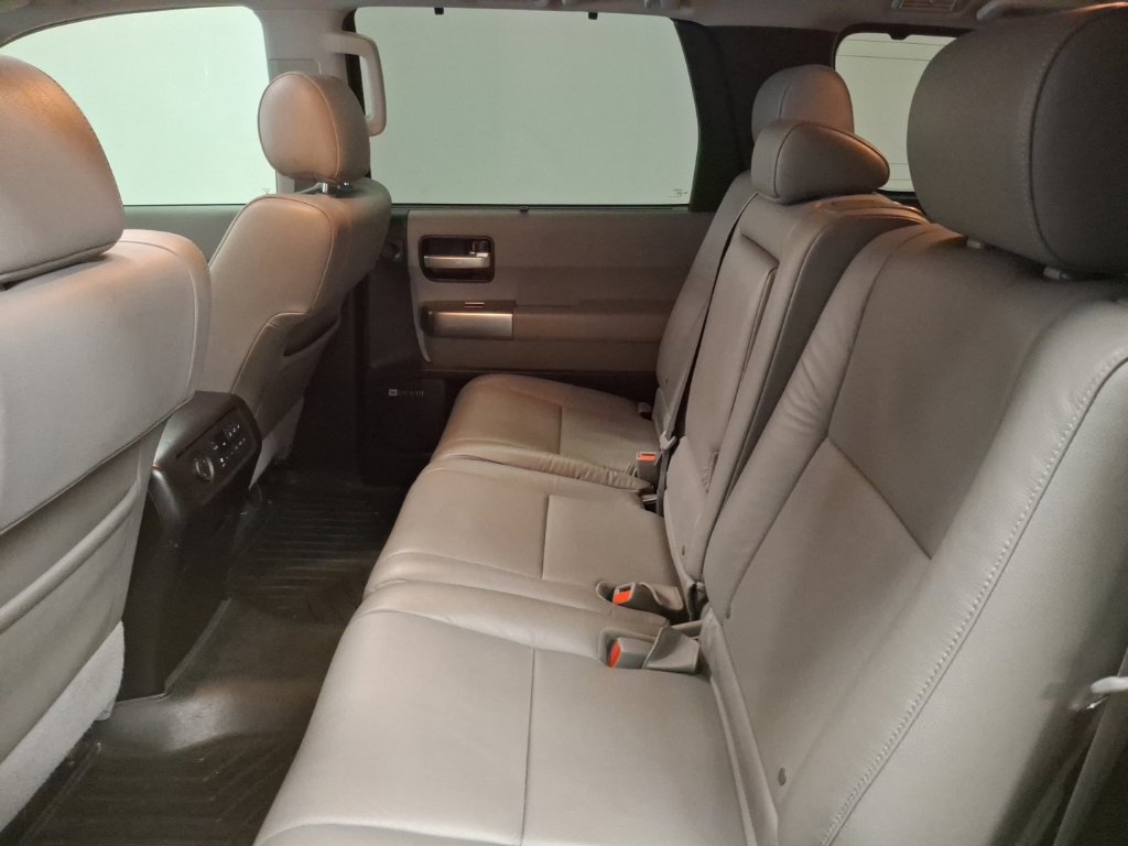 Used 2021 Toyota Sequoia Limited w/ Safety & Convenience Package AWD/4WD image 12
