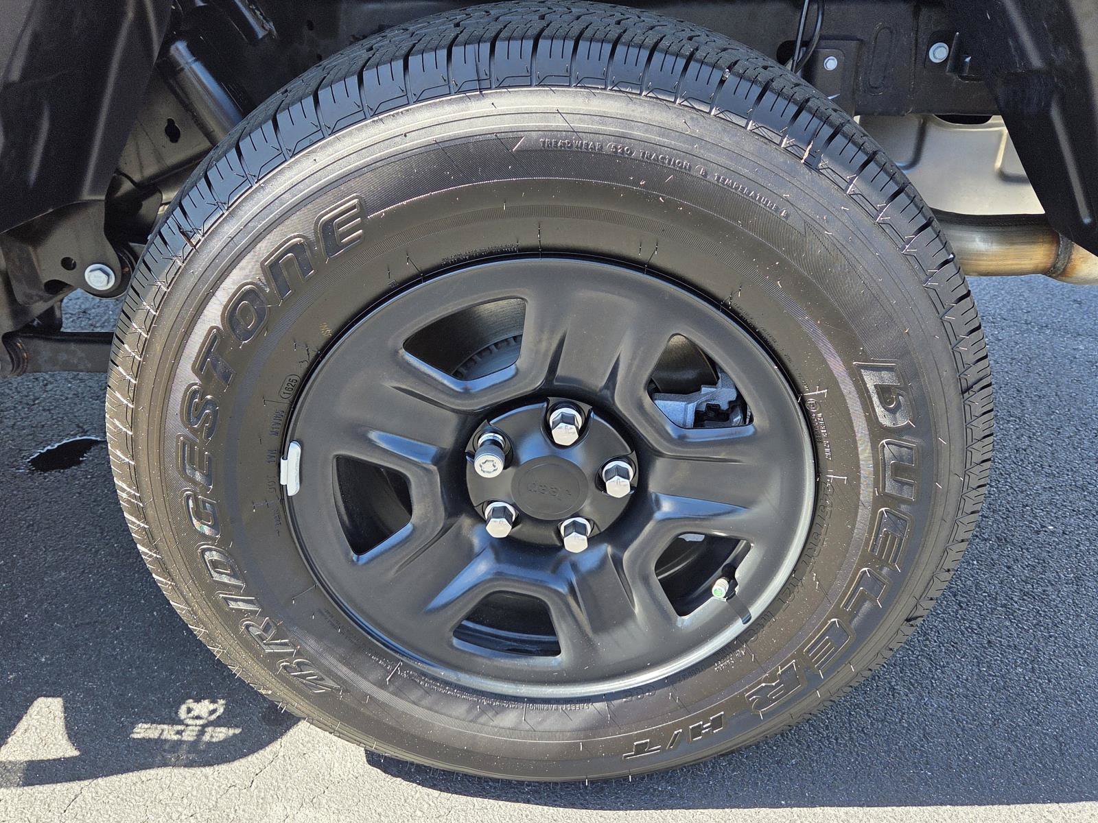 Used 2025 Jeep Gladiator Sport AWD/4WD image 13