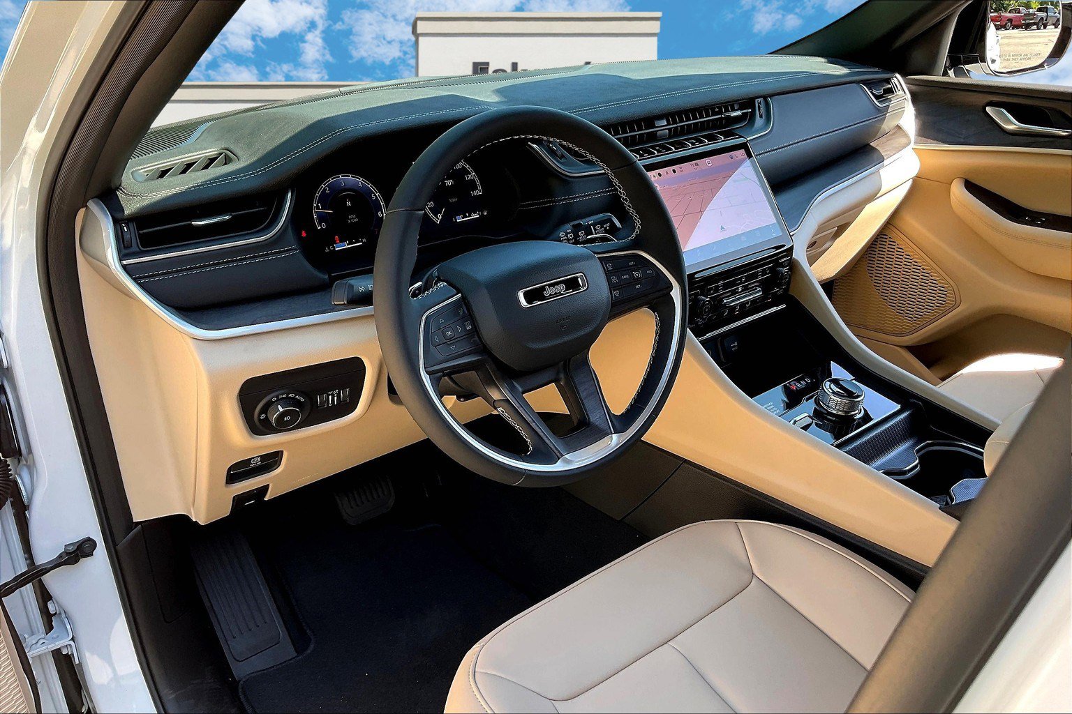 New 2025 Jeep Grand Cherokee Limited image 6