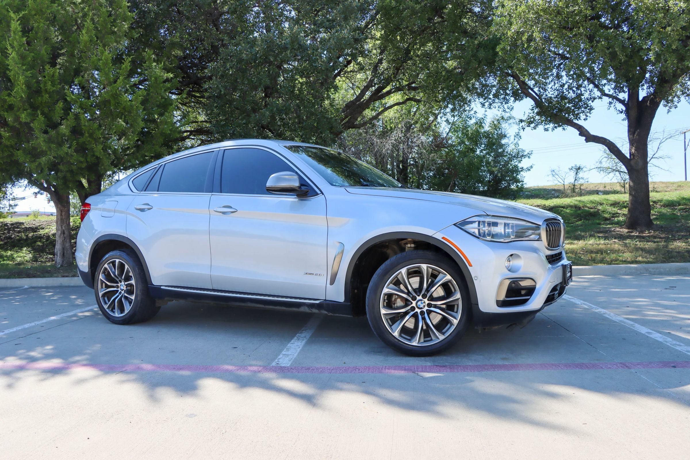 Used 2016 BMW X6 xDrive50i w/ Executive Package AWD/4WD image 1