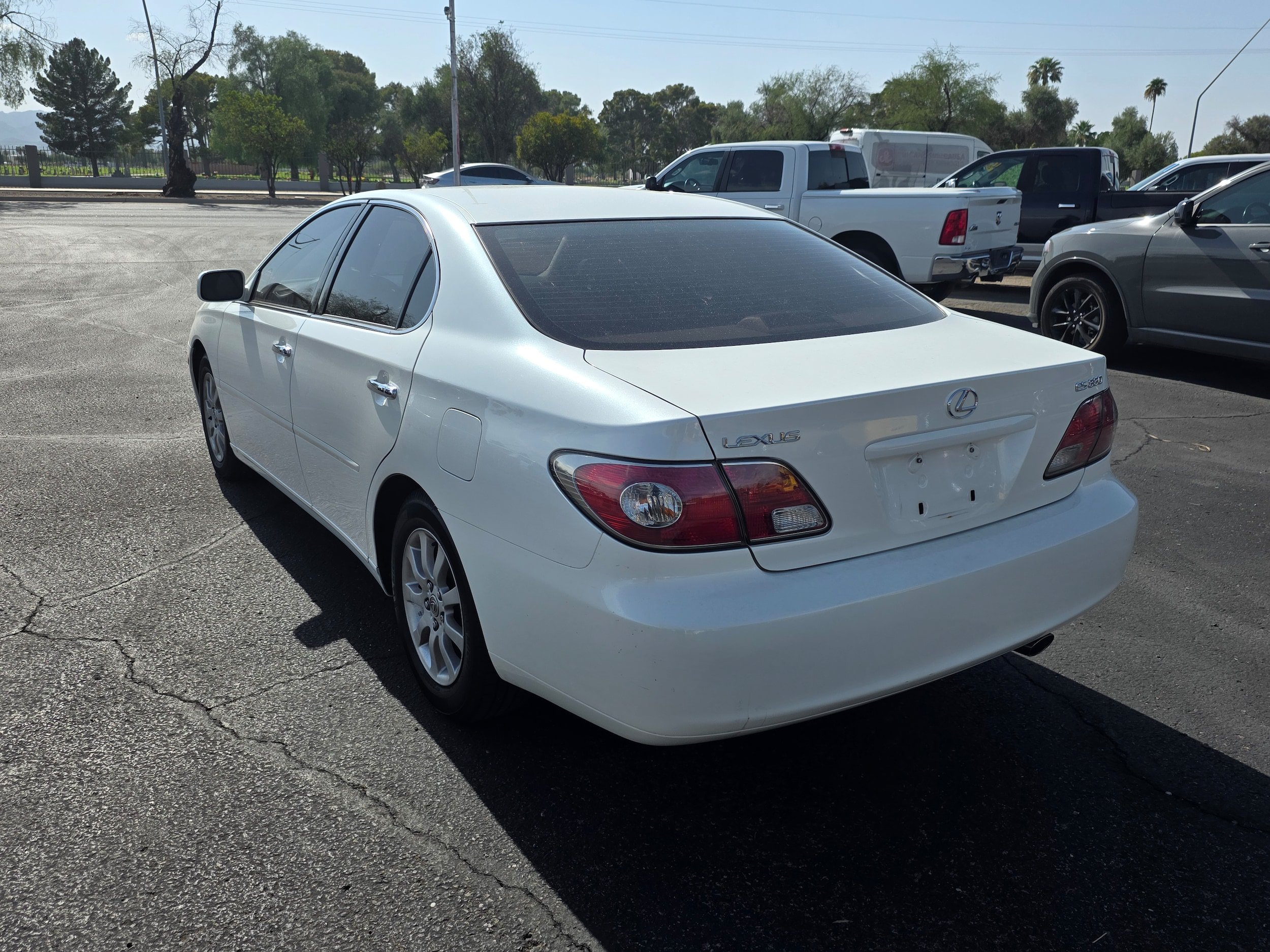 Used 2004 Lexus ES 330 FWD image 3