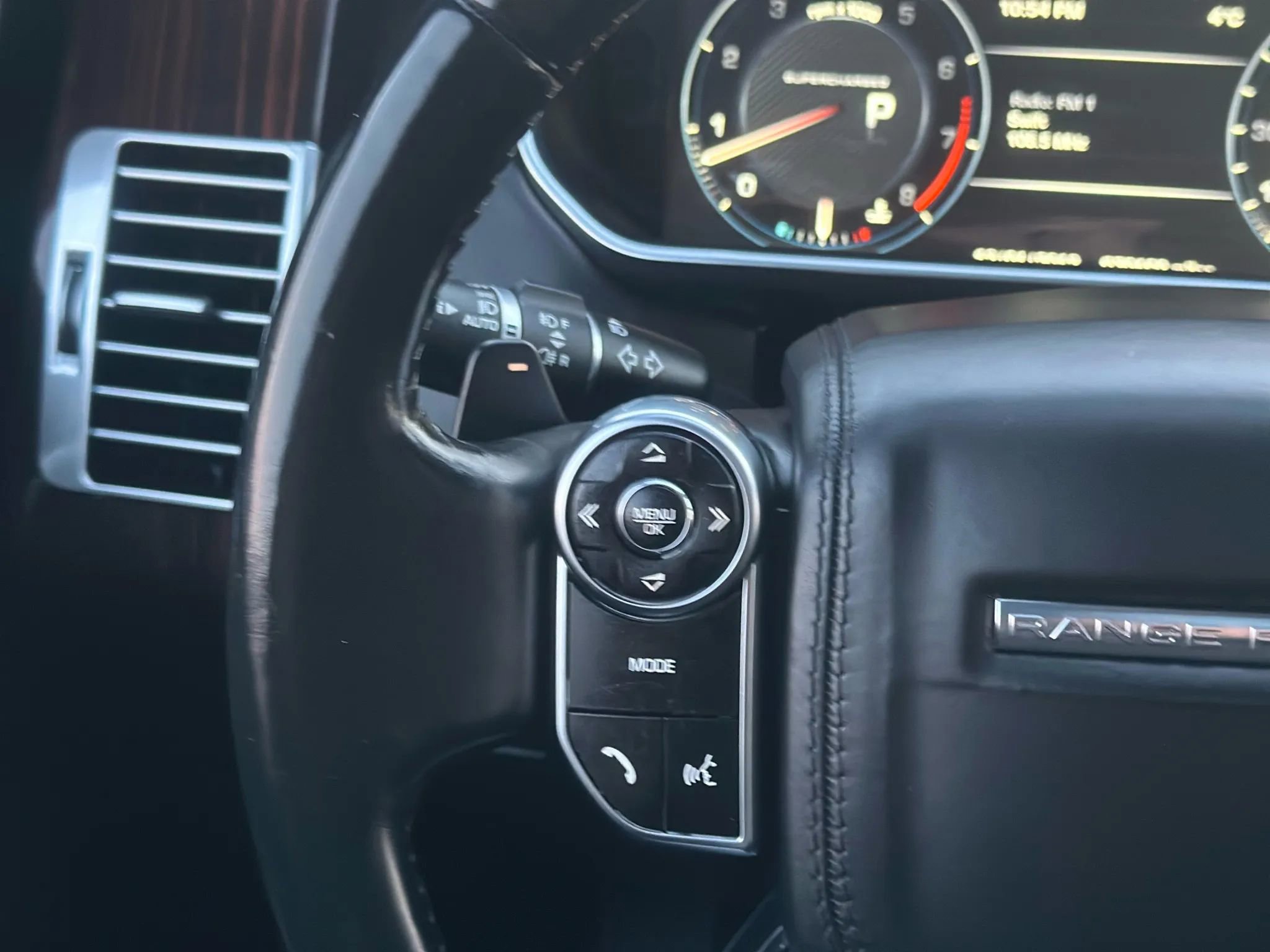 Used 2015 Land Rover Range Rover Supercharged image 54