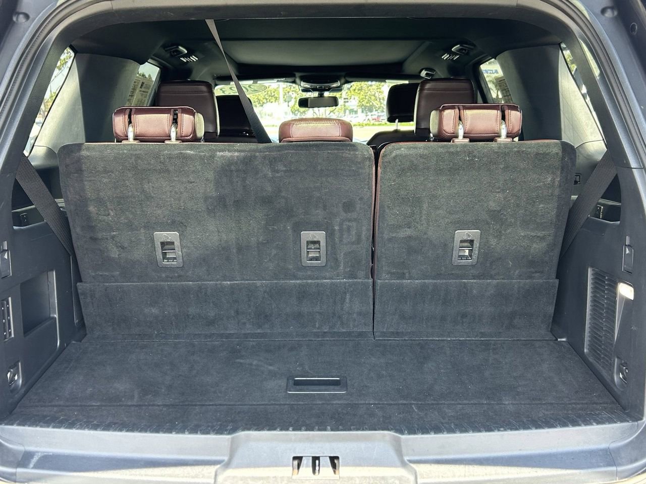 Used 2023 Ford Expedition Limited image 13
