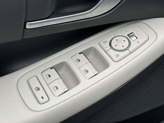 Certified 2024 Hyundai Sonata SEL FWD image 17