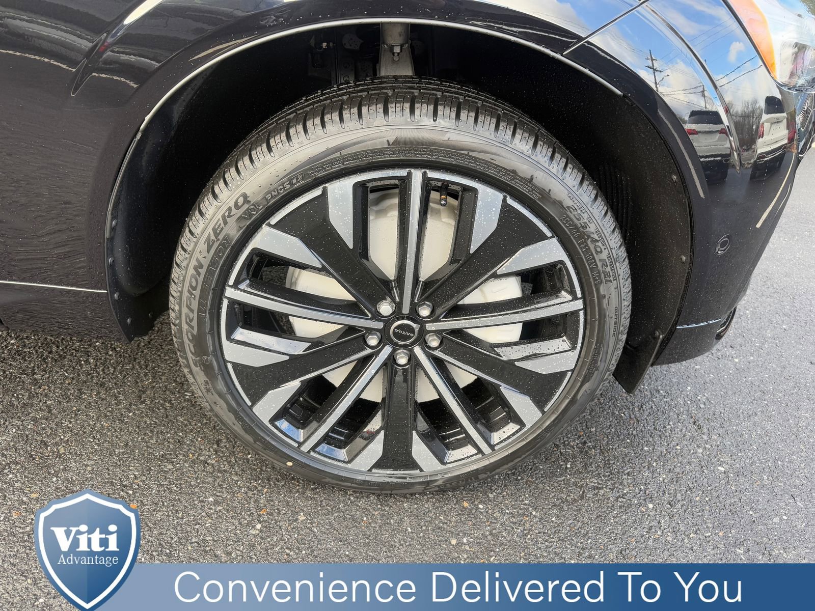 New 2026 Volvo XC60 T8 Ultra w/ Protection Package Premier image 10