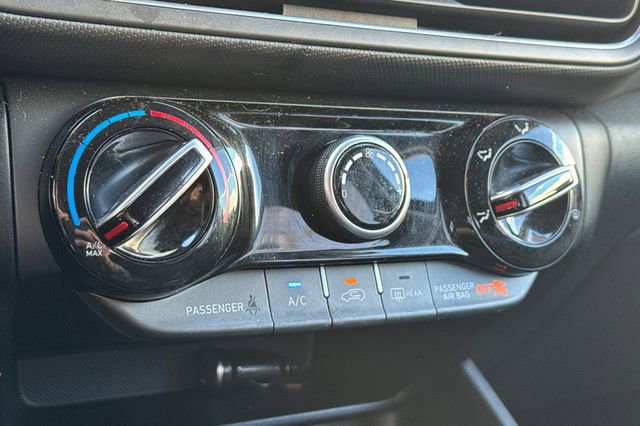 Used 2023 Hyundai Kona SEL image 28