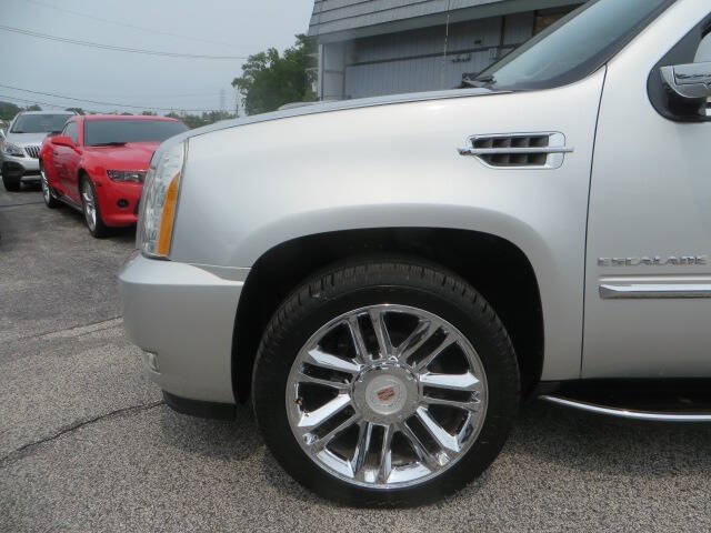 Used 2013 Cadillac Escalade EXT Luxury AWD/4WD image 44