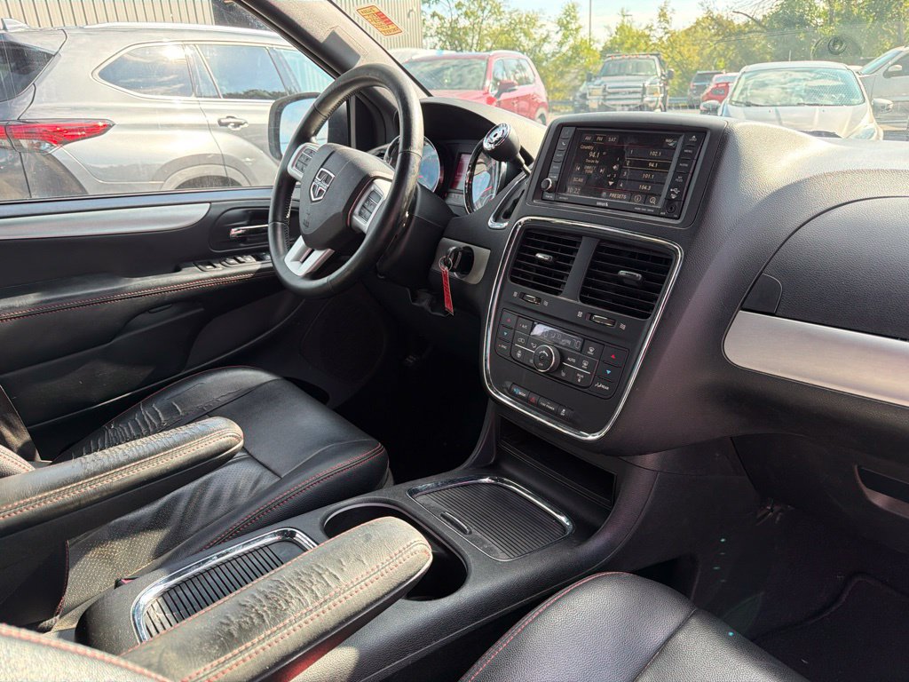 Used 2017 Dodge Grand Caravan GT FWD image 16