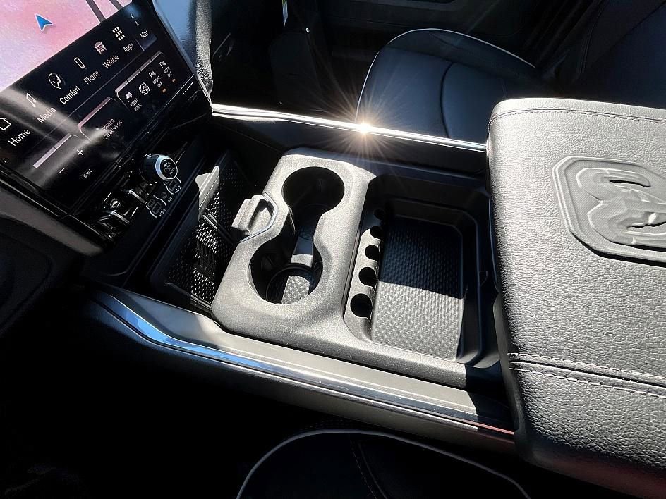 New 2026 RAM 3500 Laramie AWD/4WD image 29