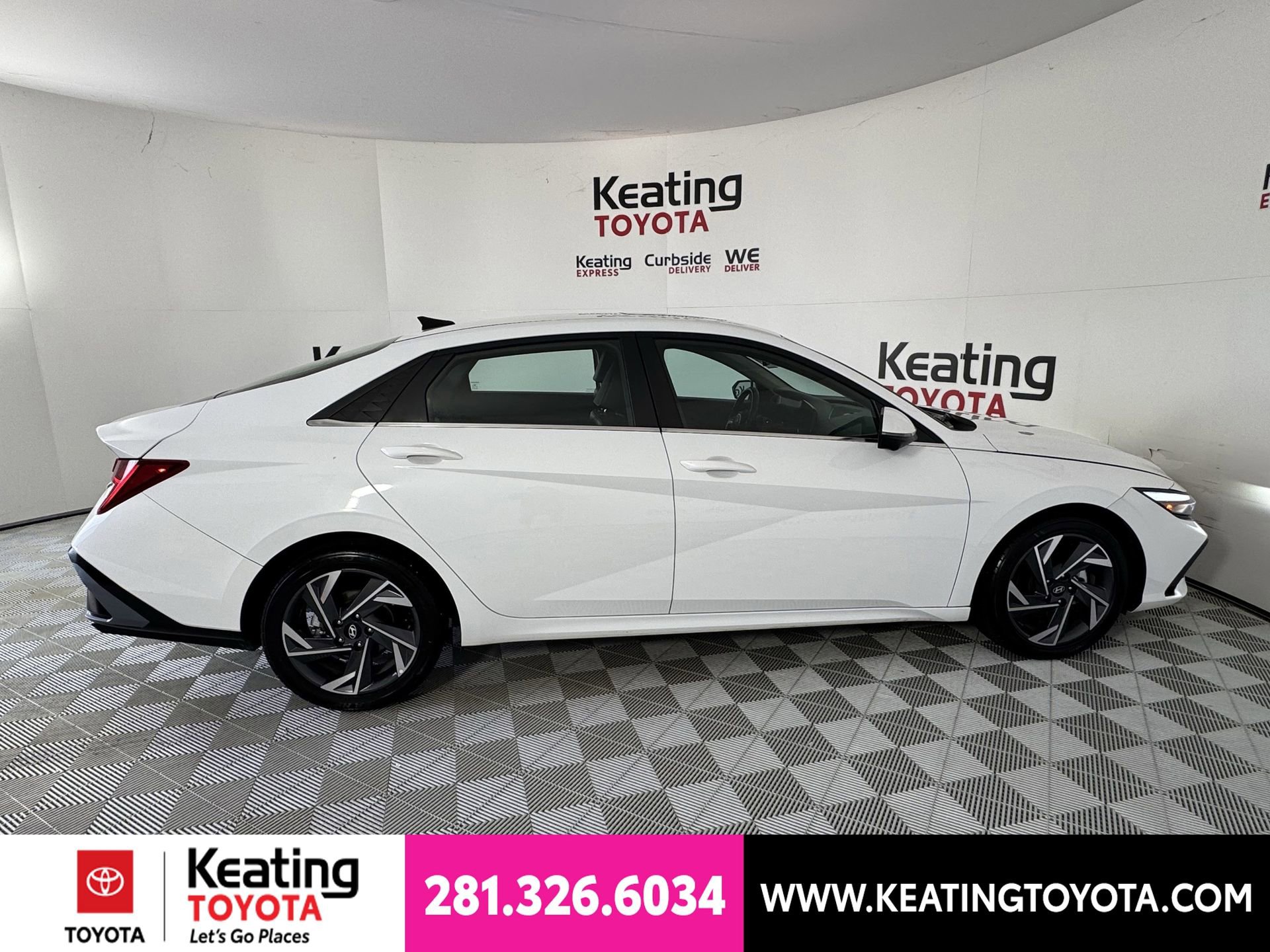Used 2024 Hyundai Elantra Limited FWD image 4