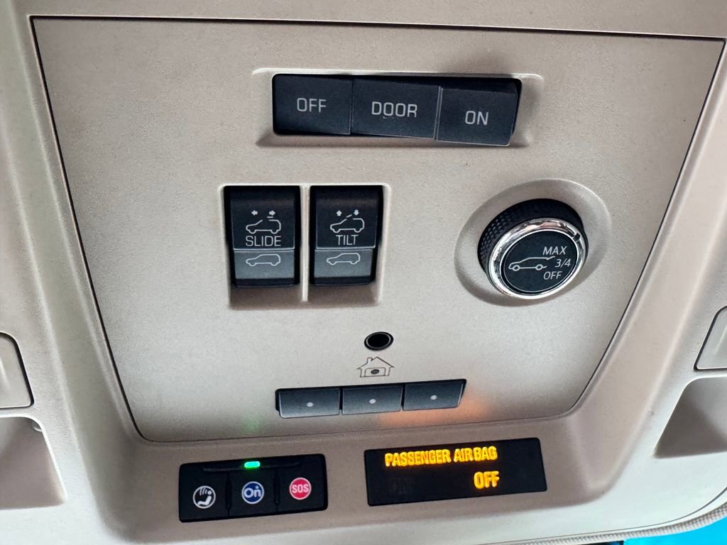 Used 2019 Cadillac Escalade Luxury AWD/4WD image 33