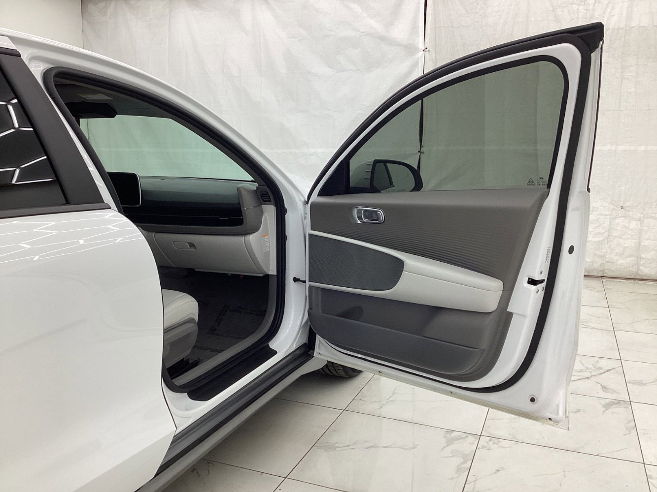 Used 2023 Hyundai Ioniq 6 SEL image 17