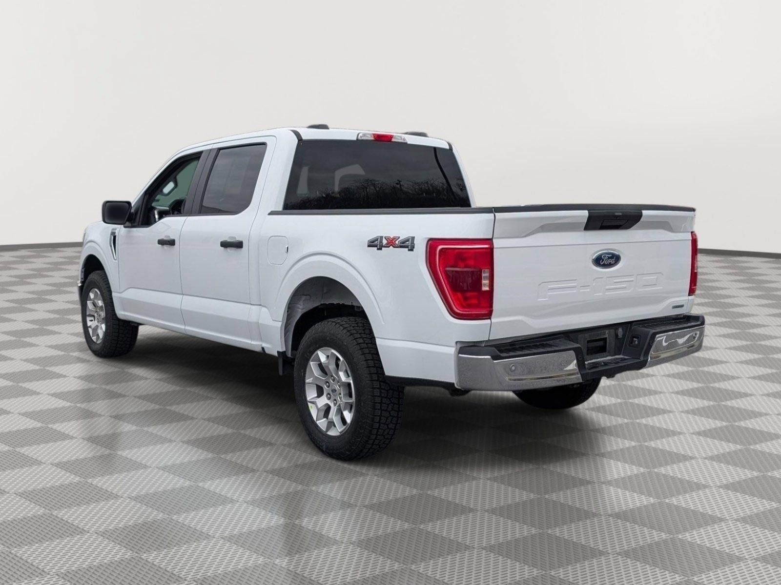 Used 2023 Ford F150 XLT AWD/4WD image 3