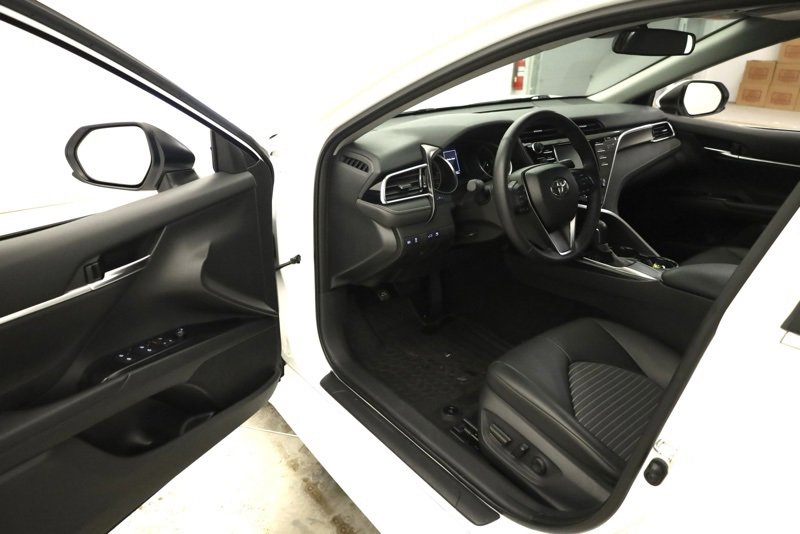 Used 2018 Toyota Camry SE image 9