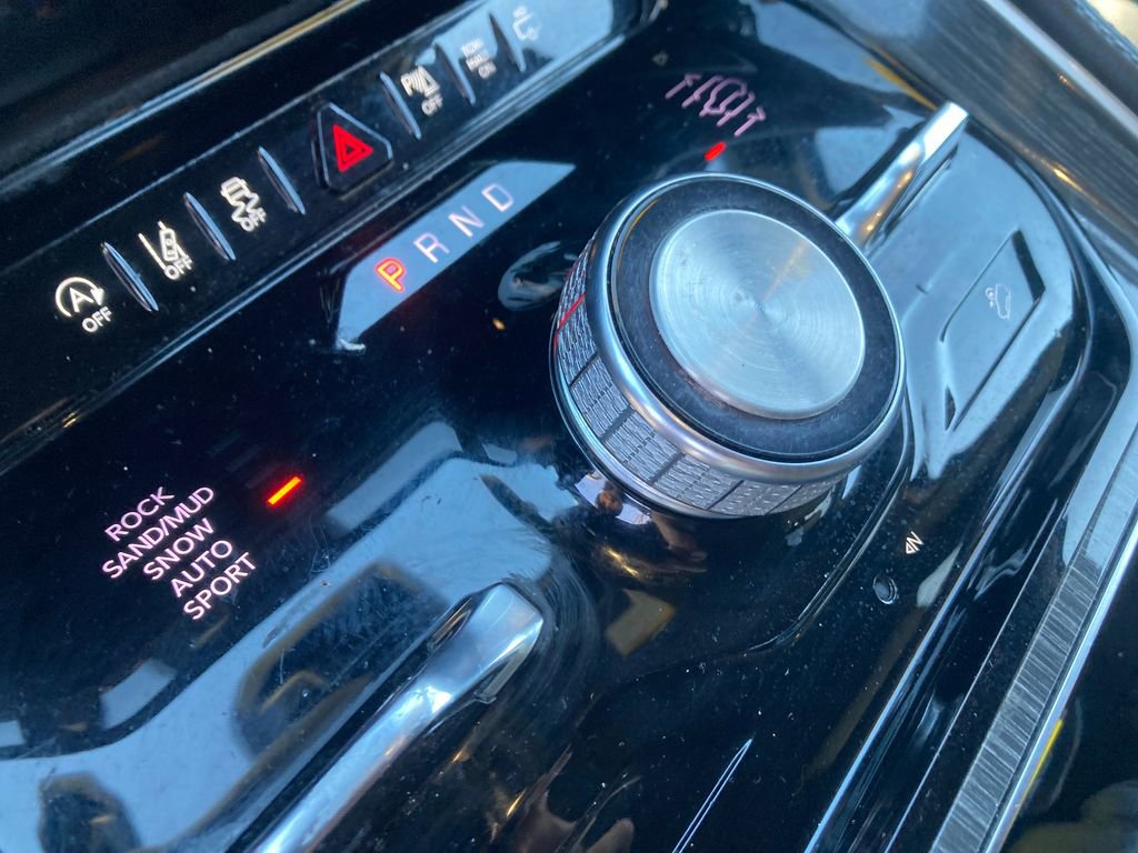 Used 2022 Jeep Wagoneer Series III AWD/4WD image 28