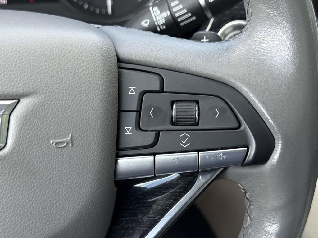 Used 2023 Cadillac XT6 Premium Luxury w/ Technology Package AWD/4WD image 37