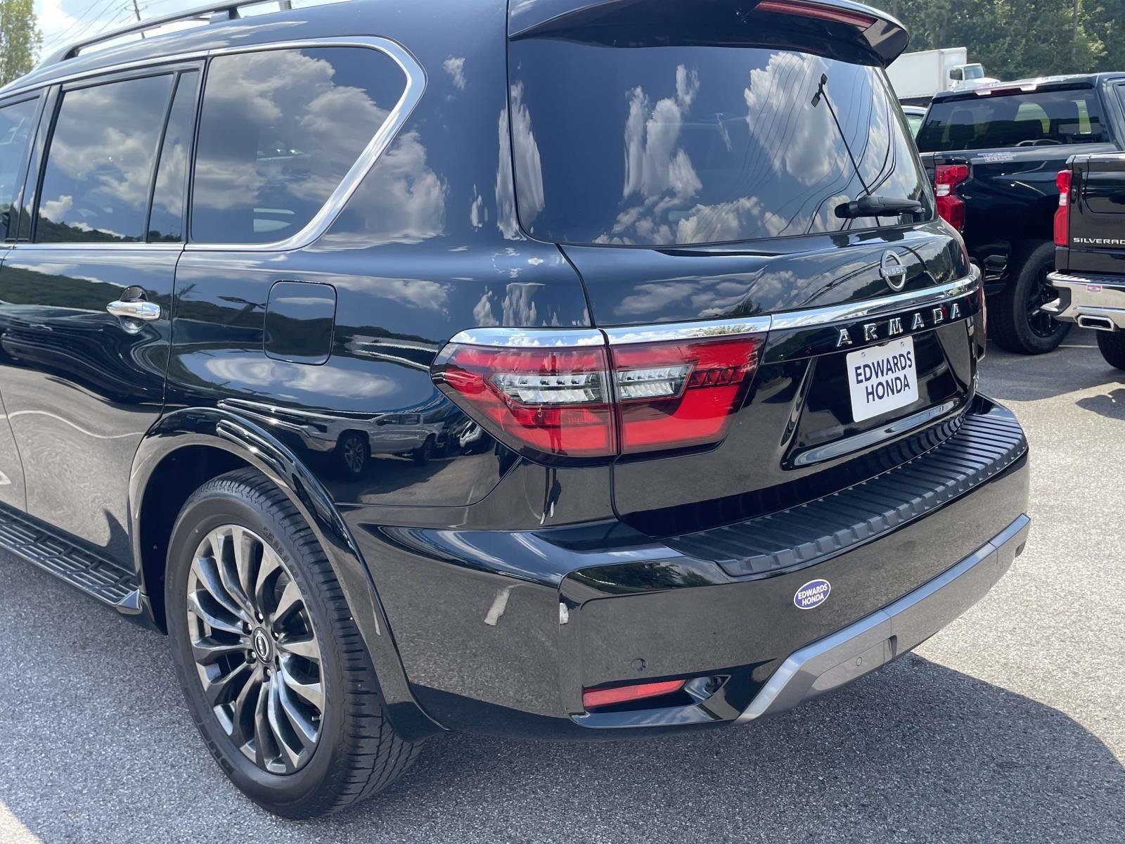 Used 2023 Nissan Armada Platinum w/ Captain's Chairs Package AWD/4WD image 30