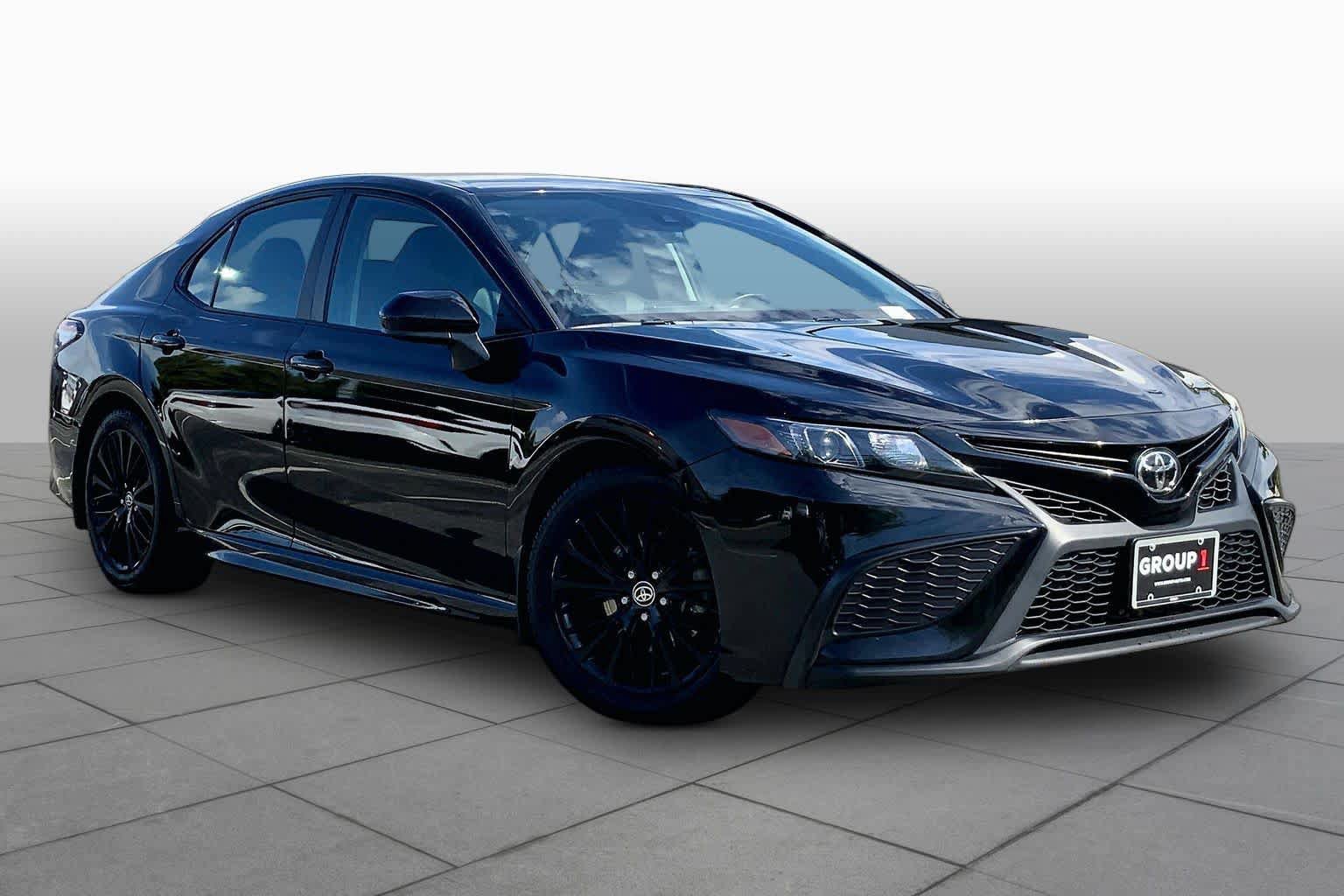 Used 2021 Toyota Camry SE AWD/4WD image 3