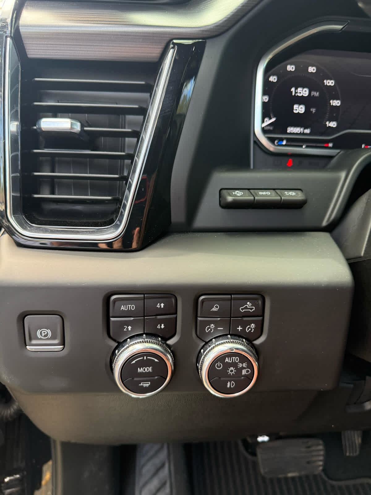 Used 2024 GMC Sierra 2500 Denali Ultimate image 19