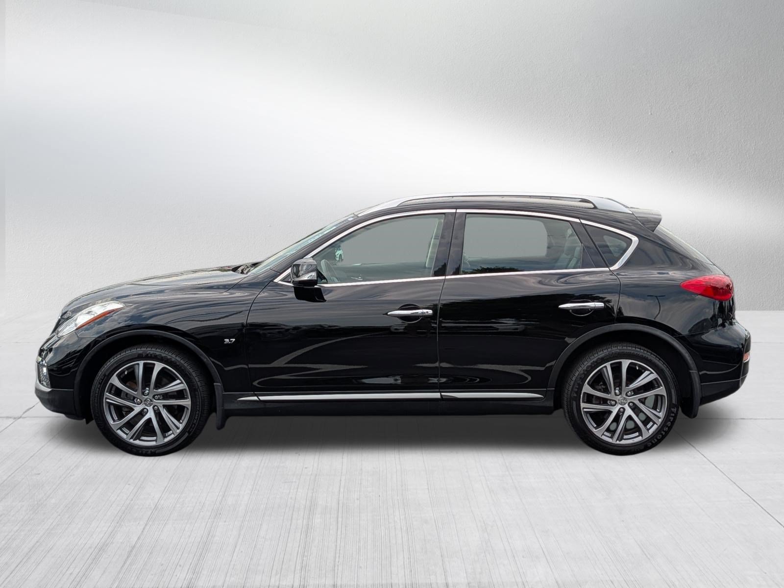 Used 2017 INFINITI QX50 AWD w/ Technology Package image 4
