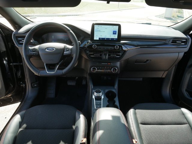 Used 2025 Ford Escape ST-Line Select AWD/4WD image 22