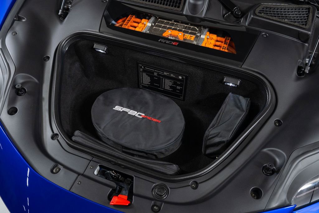 Used 2022 Ferrari SF90 Spider image 10