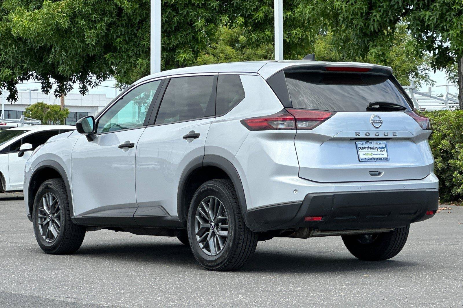 Certified 2024 Nissan Rogue S FWD image 6