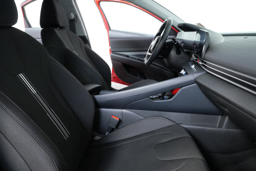 Certified 2023 Hyundai Elantra SEL w/ Convenience Package image 20