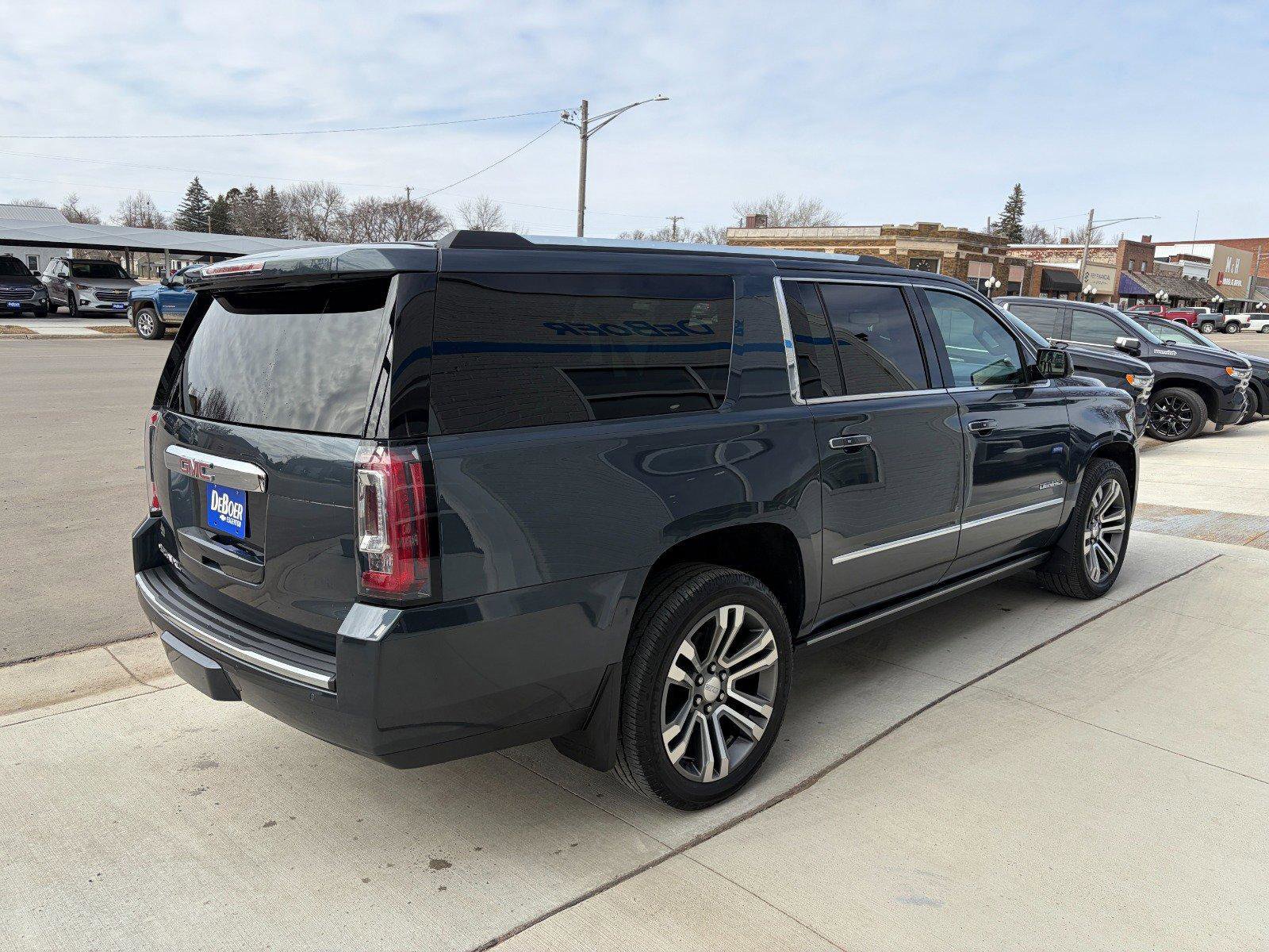 Used 2019 GMC Yukon XL Denali w/ Denali Ultimate Package image 5