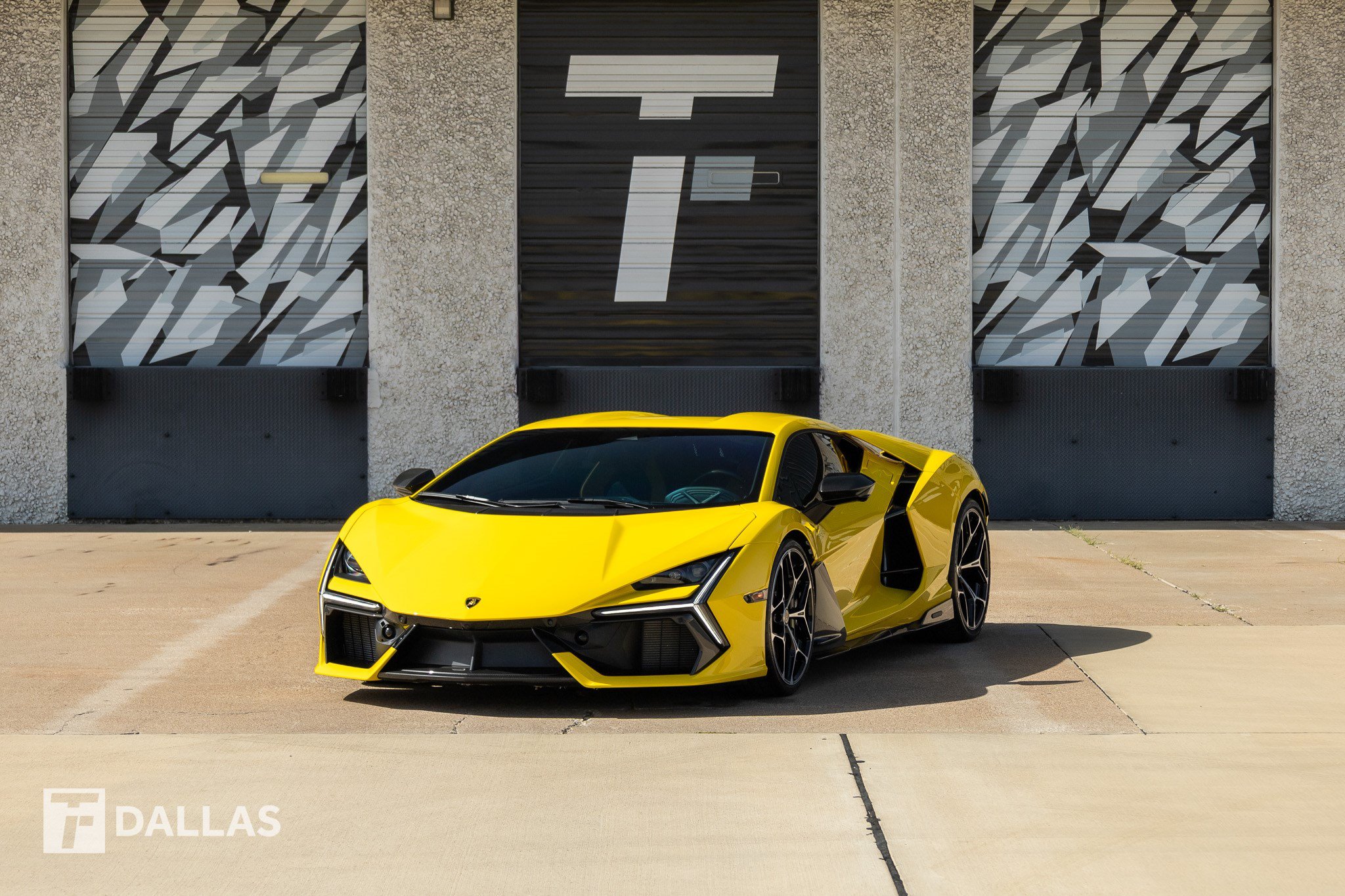 Used 2024 Lamborghini Revuelto AWD/4WD image 5