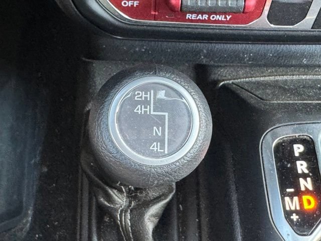 Used 2024 Jeep Wrangler Unlimited Sport AWD/4WD image 27