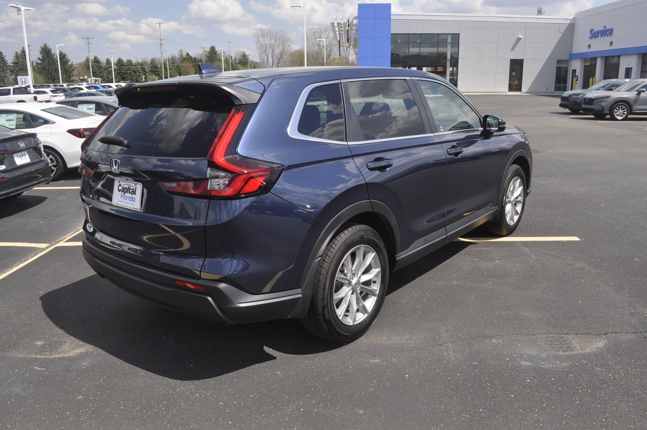 Used 2025 Honda CR-V EX image 7