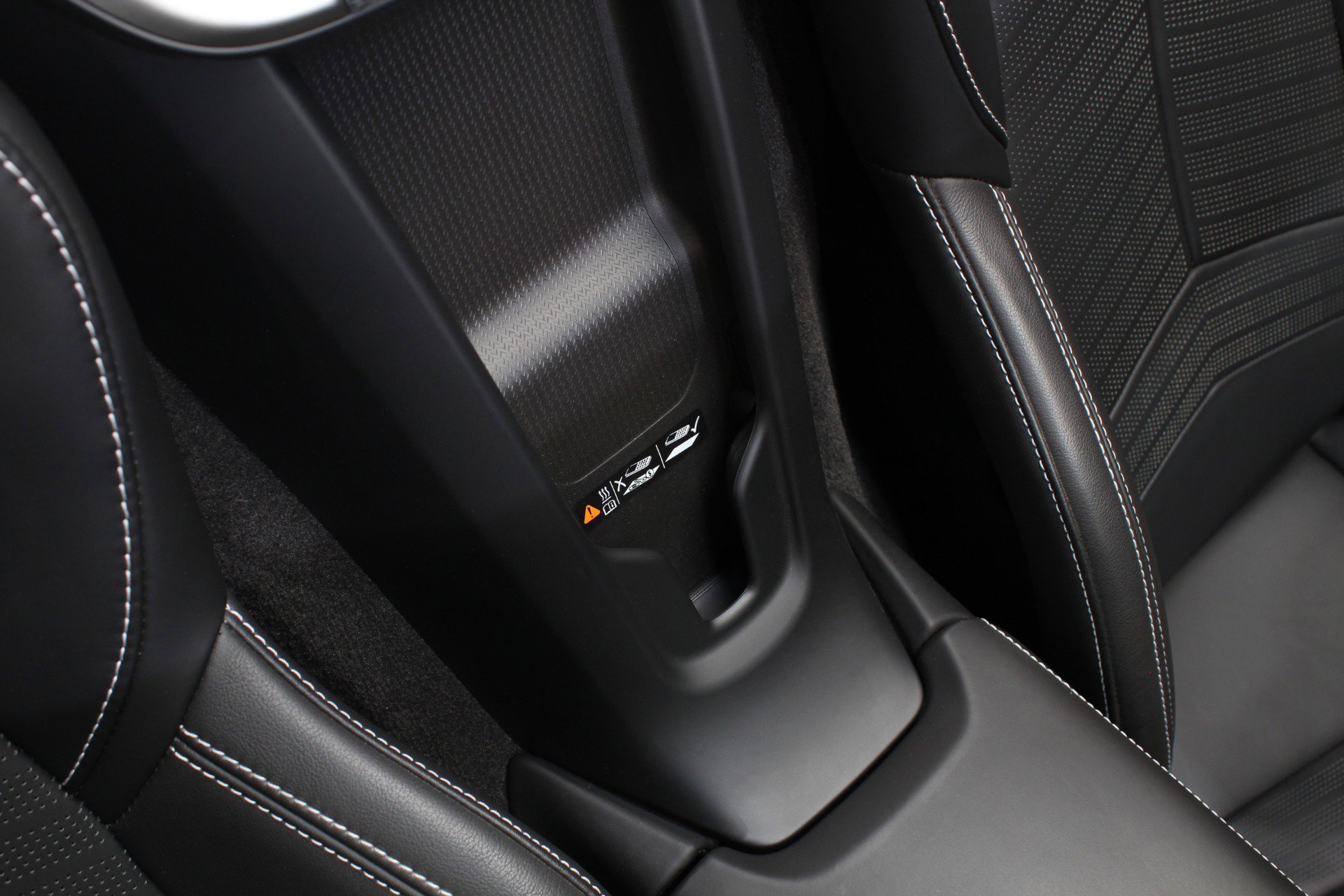Used 2024 Chevrolet Corvette Stingray Premium Conv w/ Z51 Performance Package RWD image 50