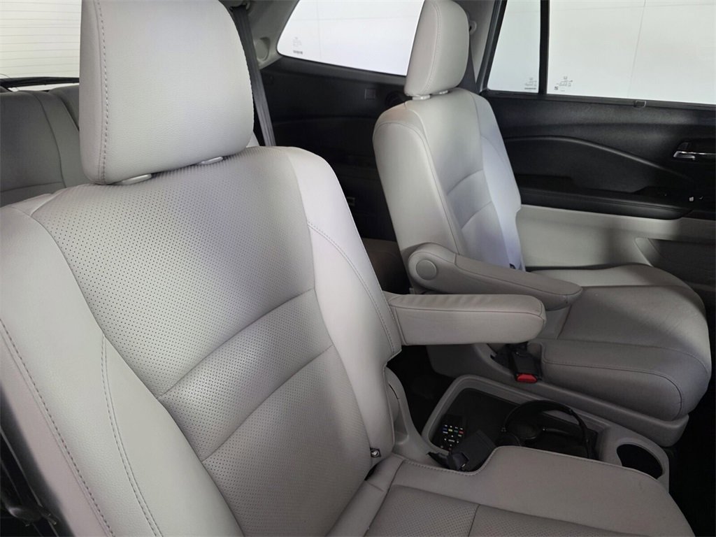 Used 2022 Honda Pilot Elite image 36