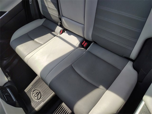 Used 2019 Toyota RAV4 Limited image 29