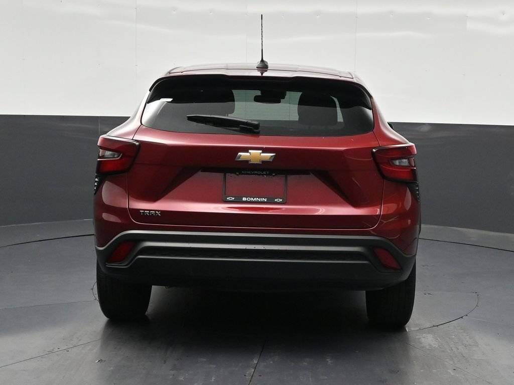 Used 2024 Chevrolet Trax LS FWD image 4
