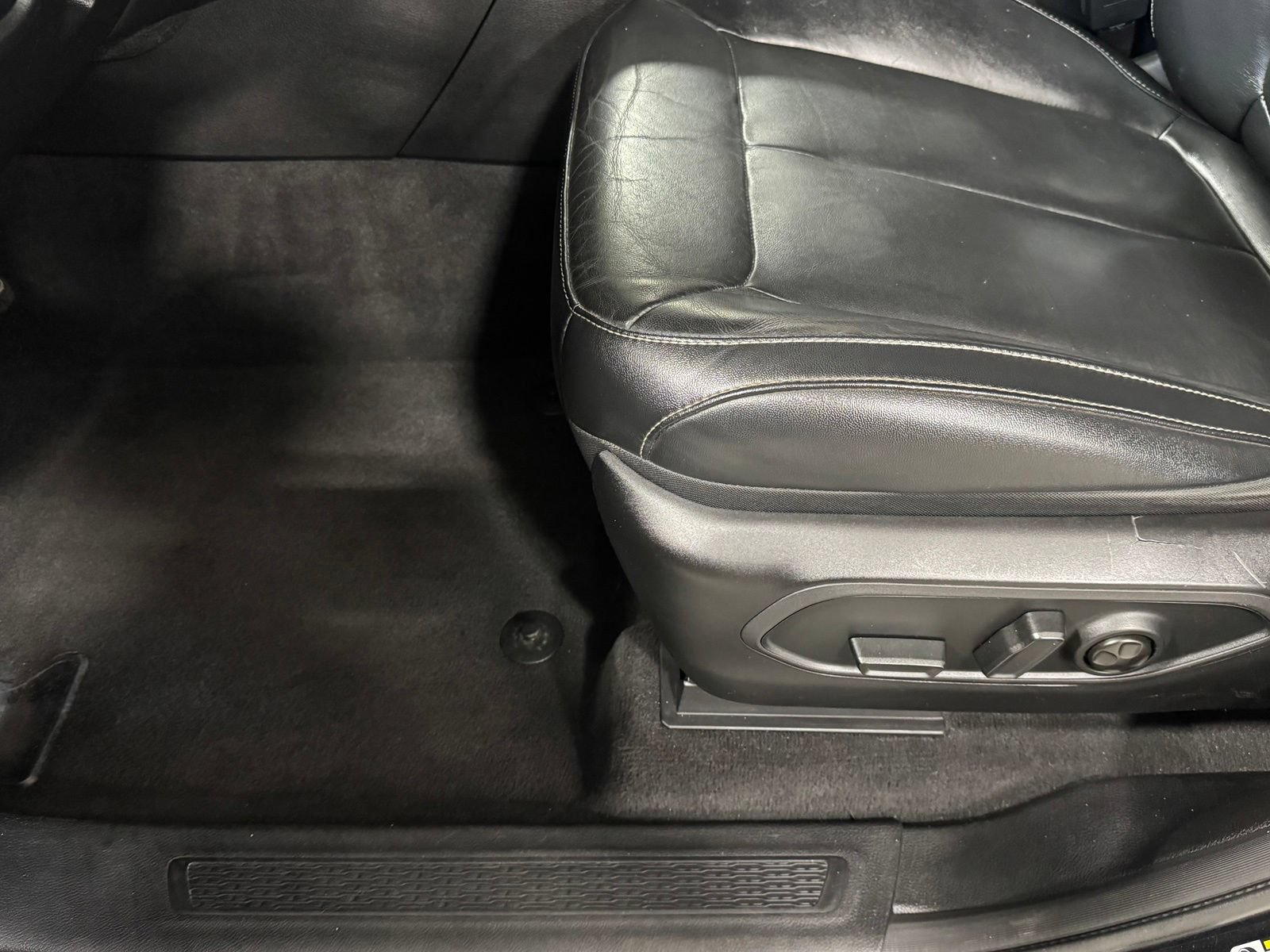 Used 2021 Jeep Grand Cherokee L Limited AWD/4WD image 18