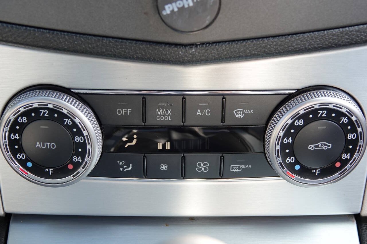Used 2010 Mercedes-Benz C 300 Sedan image 73