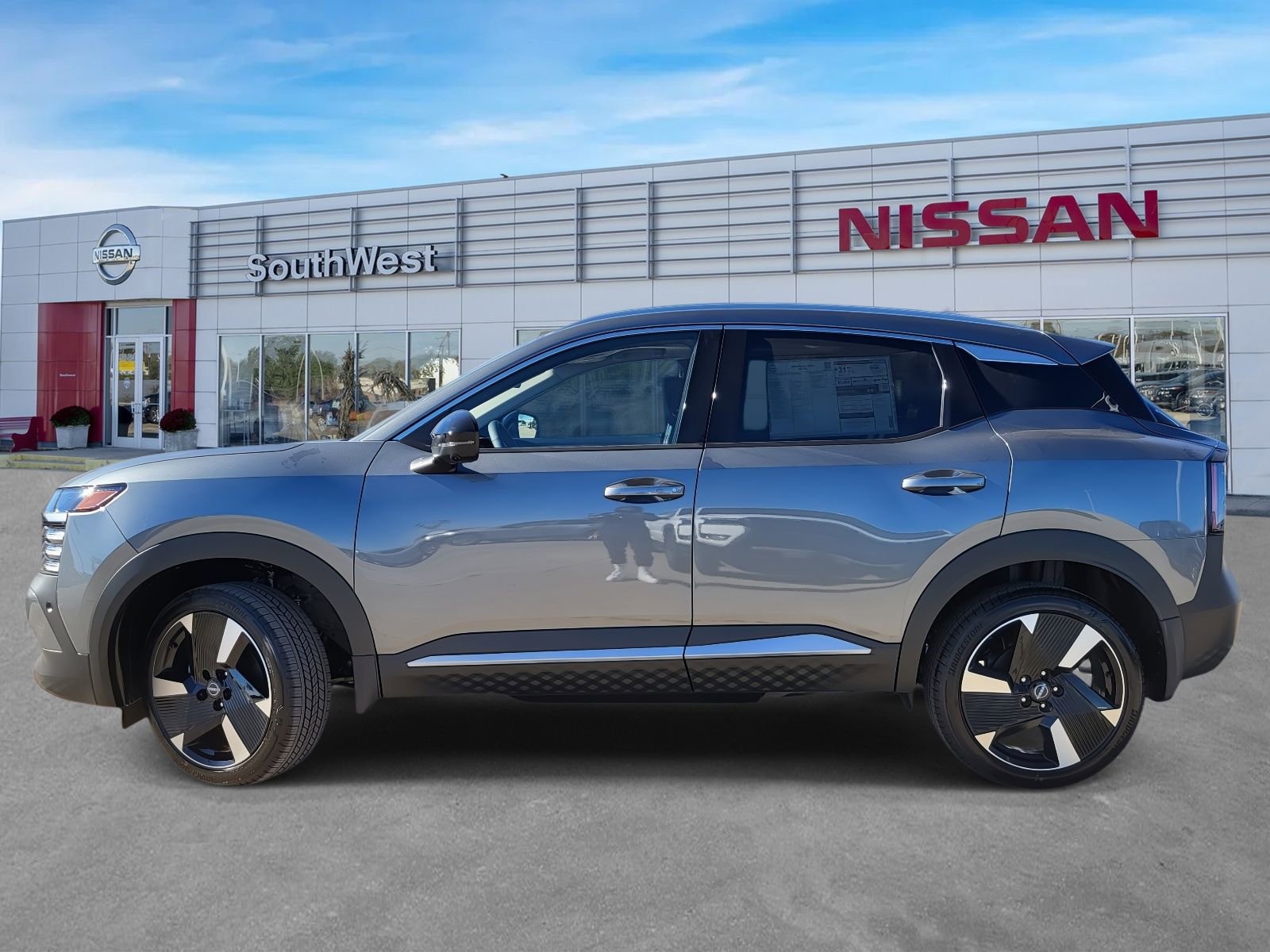New 2026 Nissan Kicks SR w/ SR Premium Package FWD image 9