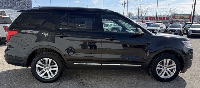 Used 2018 Ford Explorer XLT w/ Equipment Group 202A AWD/4WD image 6