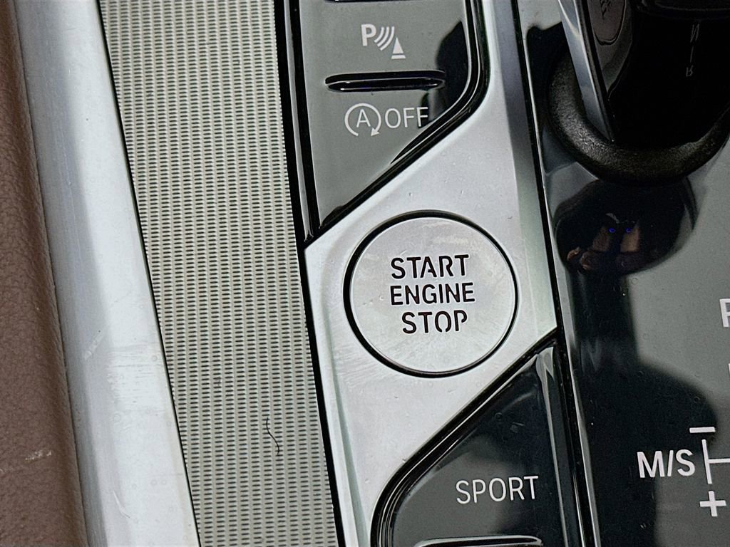 Used 2022 BMW X6 M50i w/ Premium Package image 19