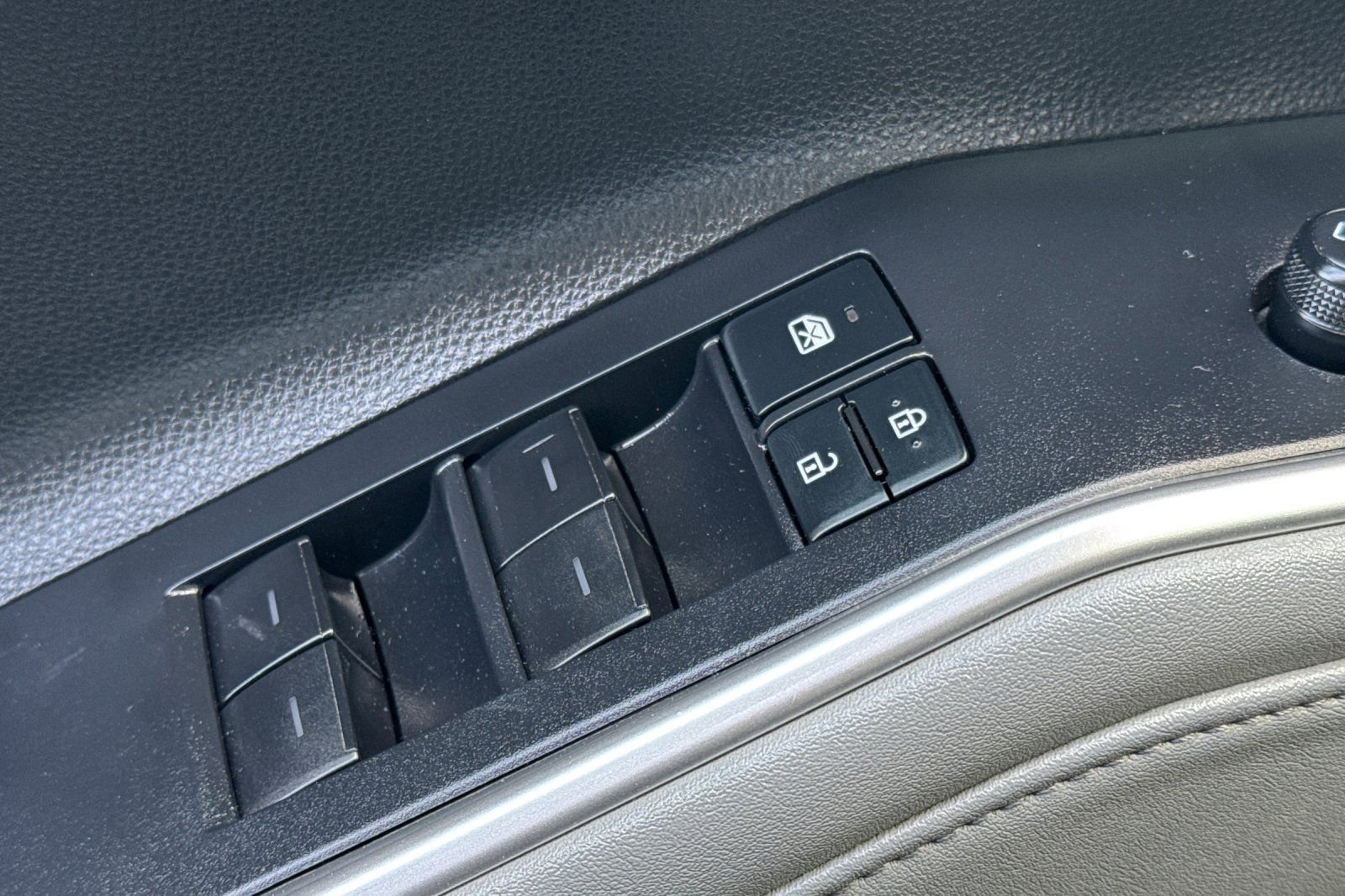 Certified 2020 Toyota Highlander LE image 15